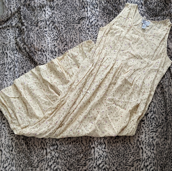 Vintage Dresses & Skirts - Vintage floral Dress